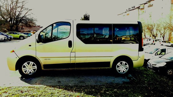 Renault Trafic 2.5 CDTI - 1